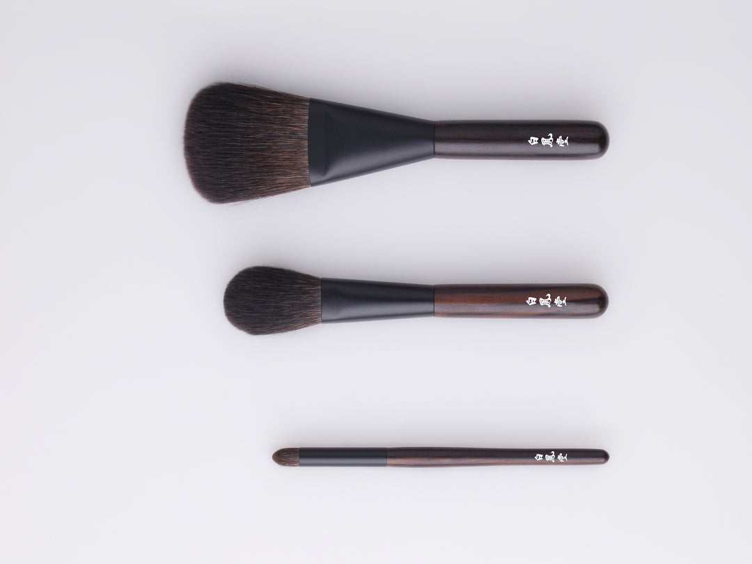 未使用 HAKUHODO 白鳳堂 化粧筆 朱軸 4本 110 143 127 未使用 HAKUHODO 白鳳堂 化粧筆 朱軸 4本 110 143 127
